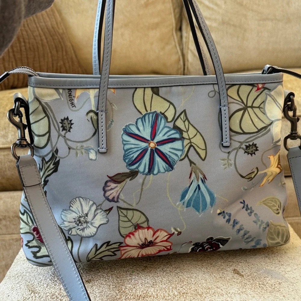 Gucci Blue Floral and Butterfly Print Tote - Picture 2 of 4